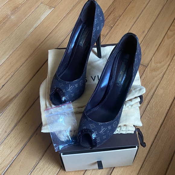 Louis Vuitton Monogram Idyllr Black Peep-Toe Heels - Picture 1 of 6